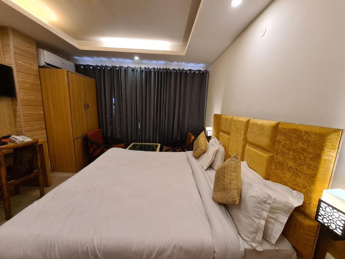 Hotel Rajpur Heights Дехрадун Экстерьер фото